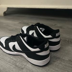 Panda Nike dunks size 8